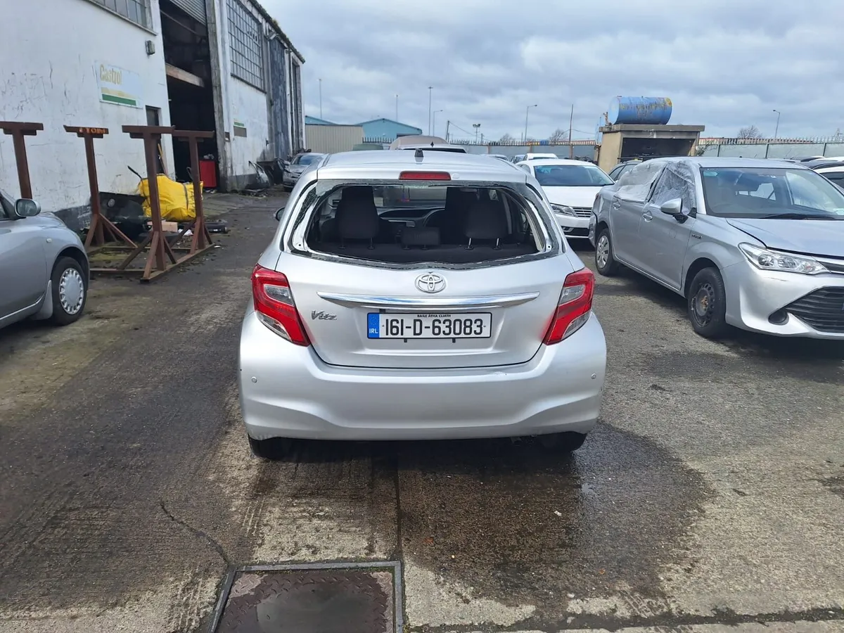 16 Vitz - Image 2