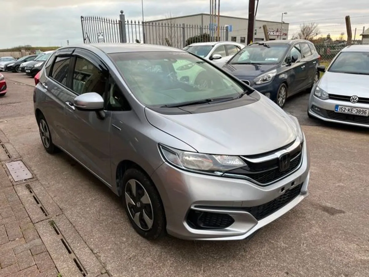 Honda Fit 1.5 Hybrid - Image 2