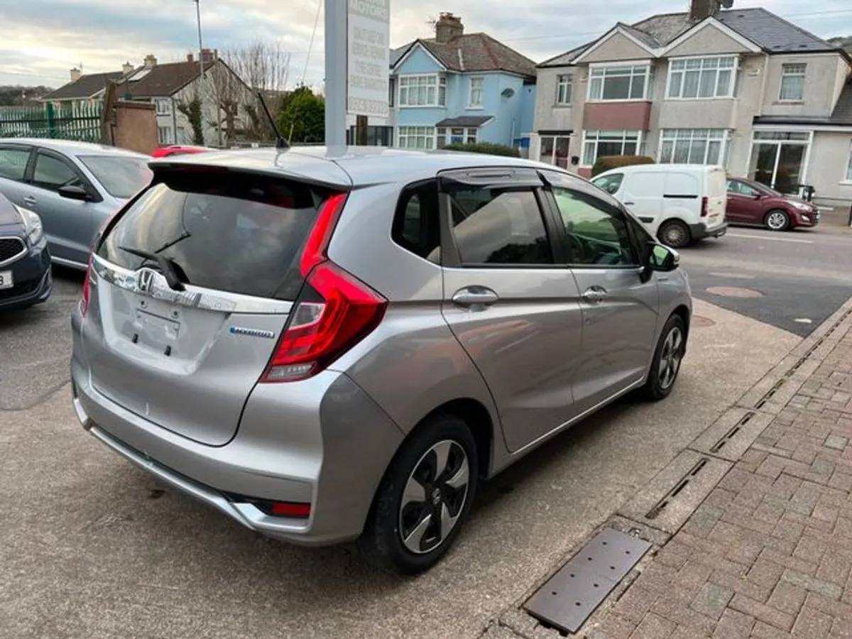 Honda Fit 1.5 Hybrid - Image 3