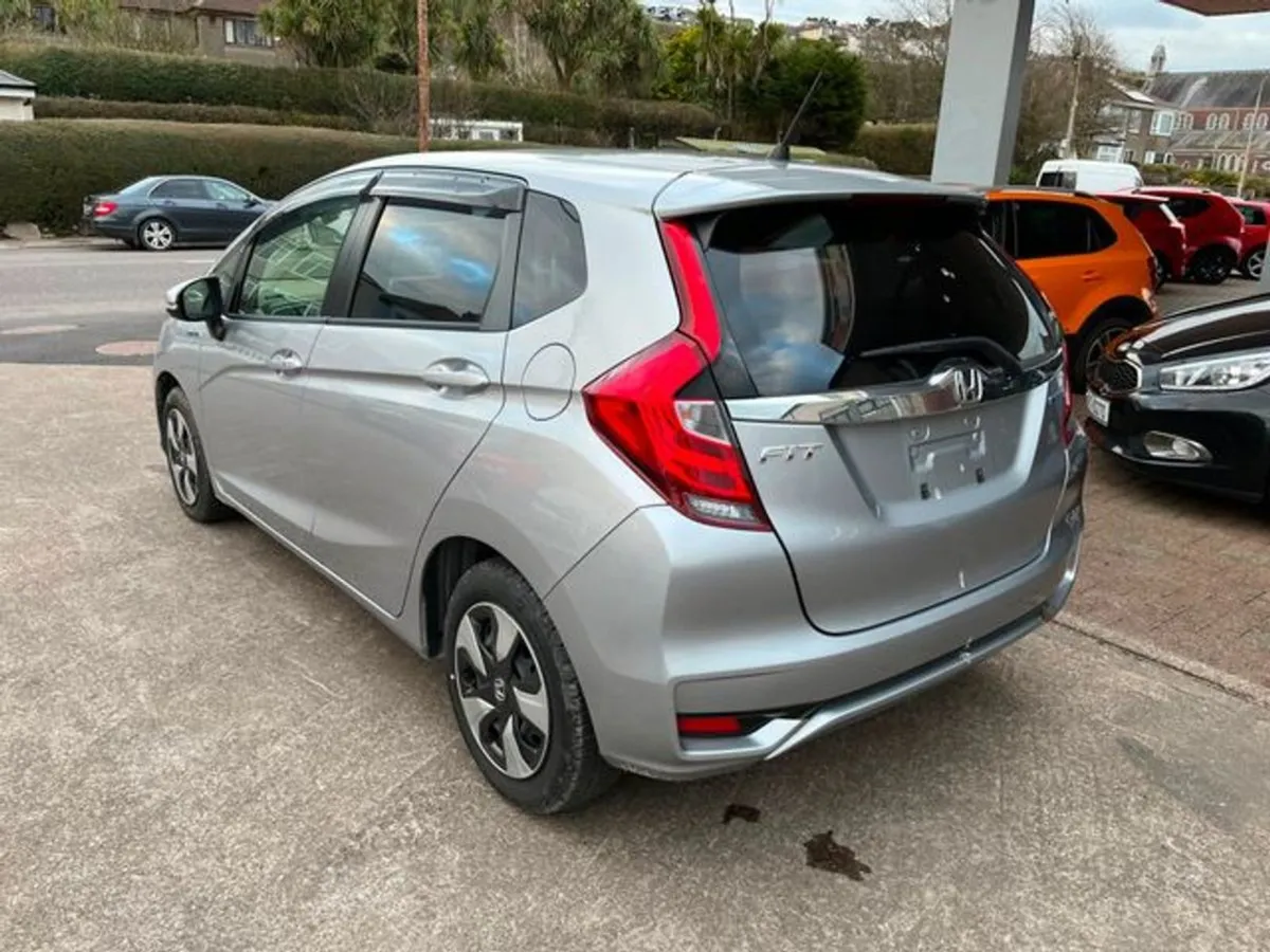 Honda Fit 1.5 Hybrid - Image 4