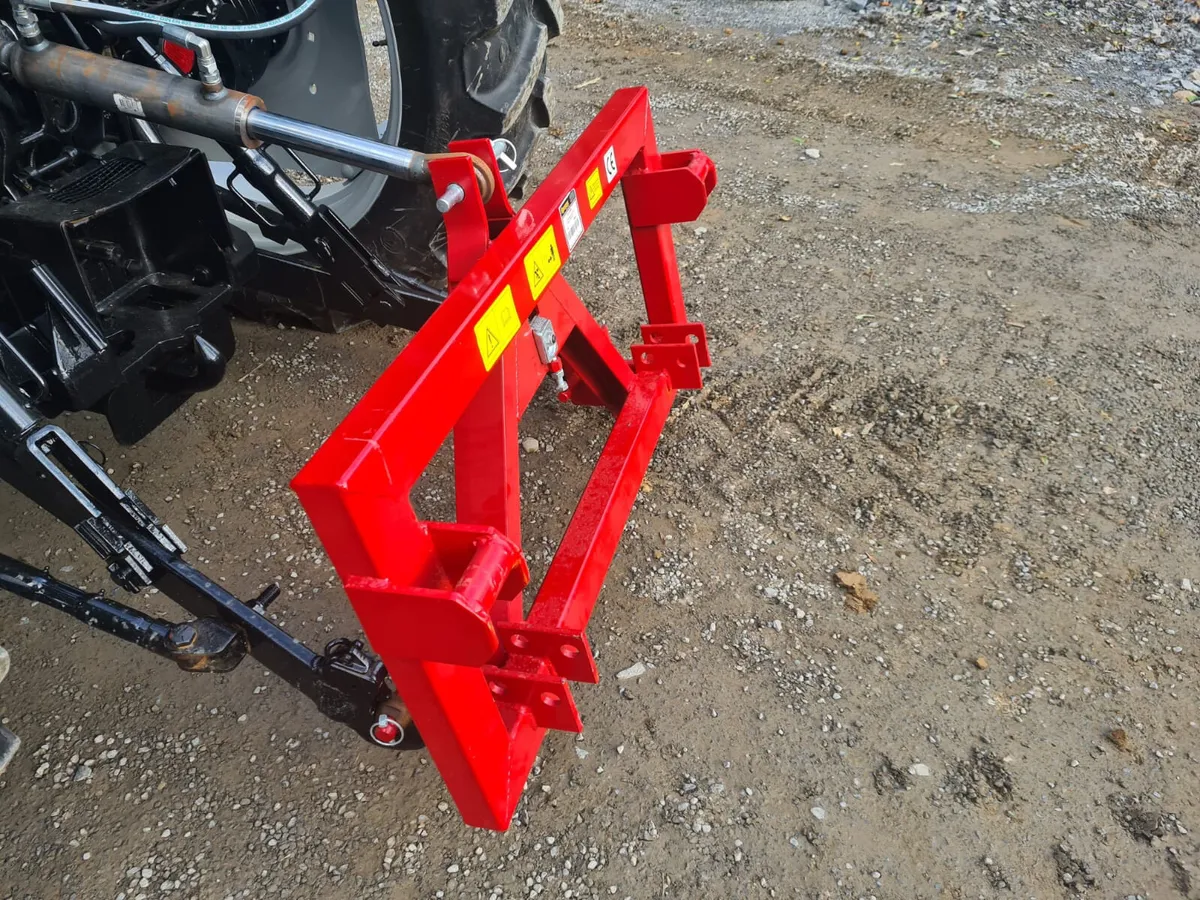 Implement Adapter 3 P Linkage/ Euro Bracket - Image 1