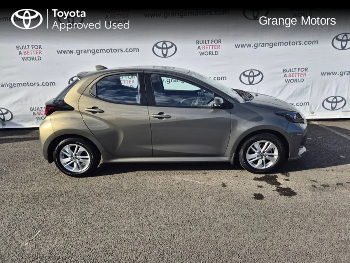 Toyota Yaris 1.0ltr 5DR Luna low Mileage - Image 3