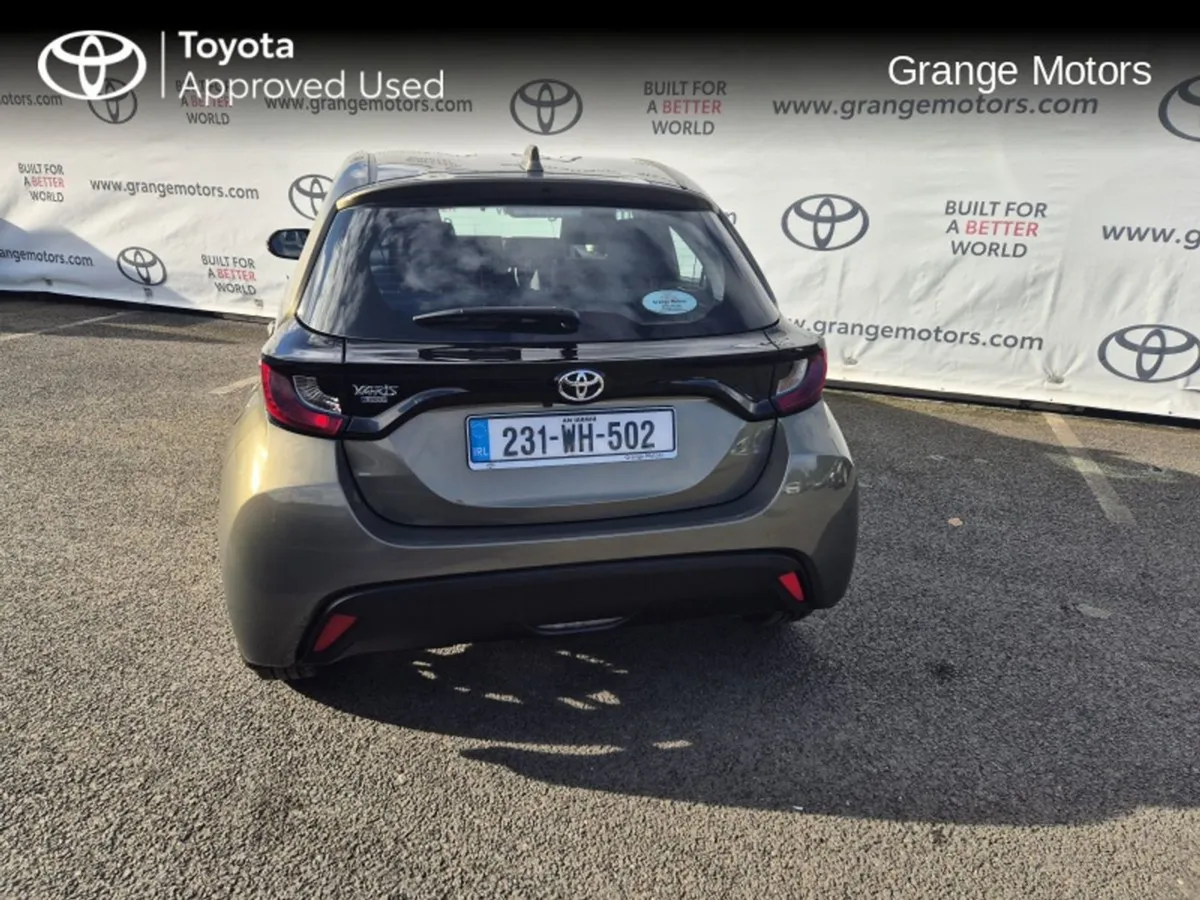 Toyota Yaris 1.0ltr 5DR Luna low Mileage - Image 4