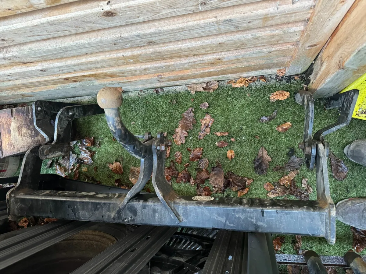2019 to 2025 rav 4 towbar - Image 1