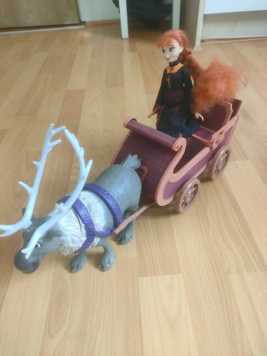 Frozen toys - Image 1