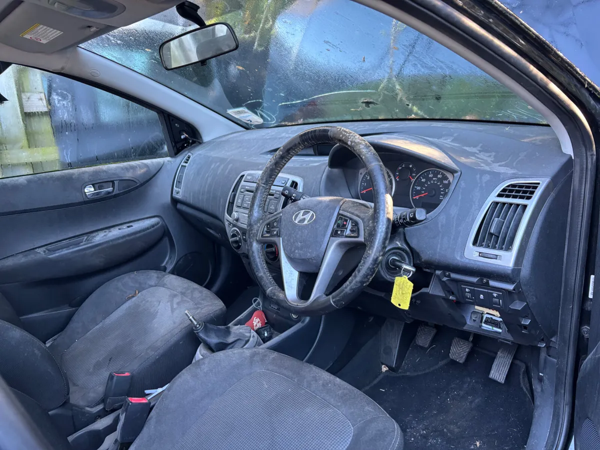 Hyundai I 20 1.2  24,000 miles BREAKING - Image 2