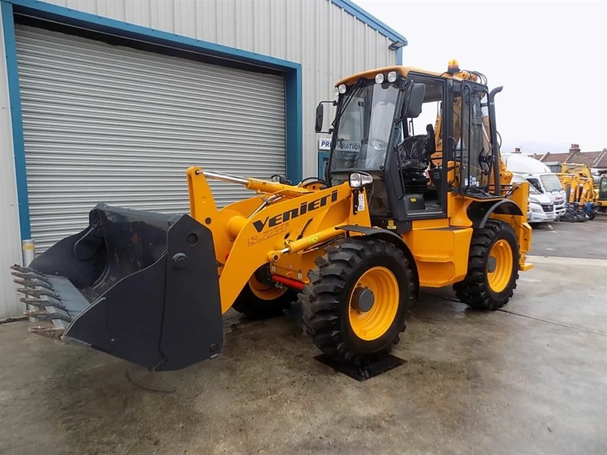 VENIERI 8 23F BACK HOE LOADER  ( EX DEMONSTRATOR ) - Image 4