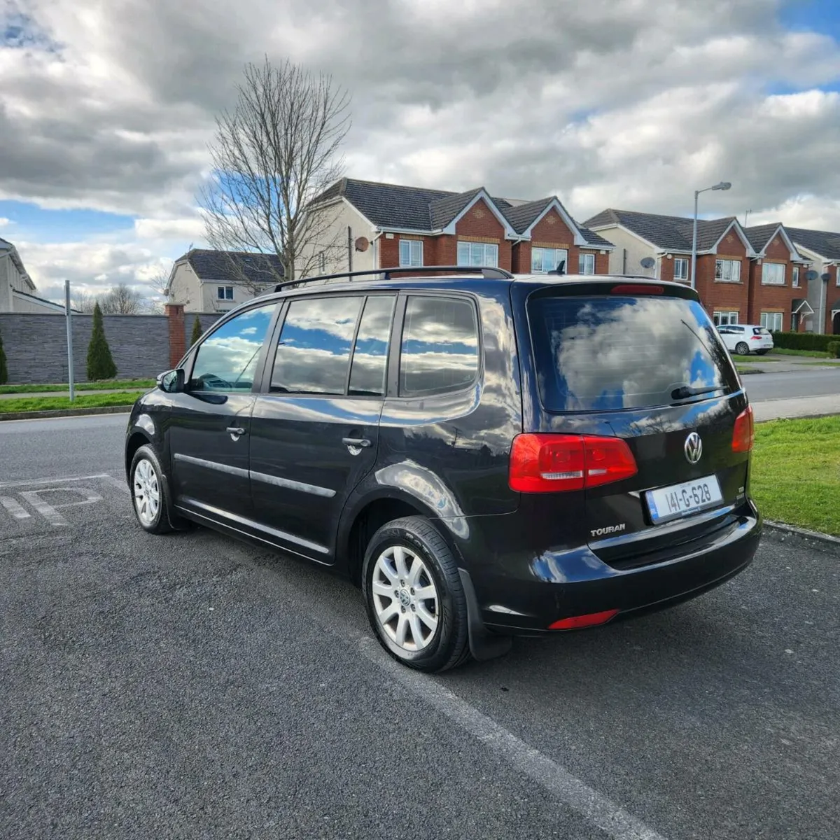 141 volswagen touran 1.6tdi NEW NCT - Image 1
