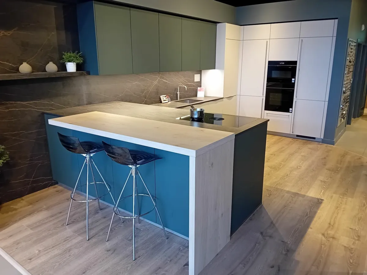 Kube Kitchen Ex Display - Image 1