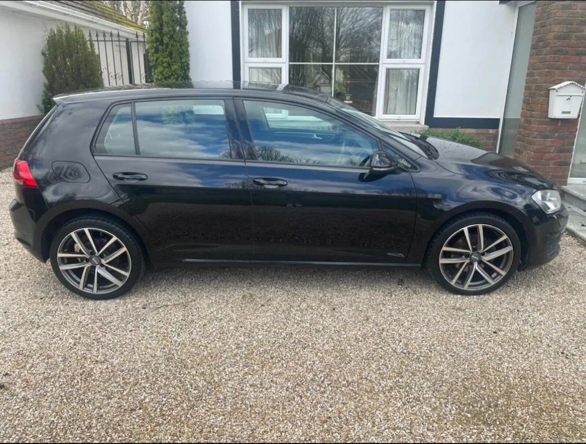Volkswagen Golf TDI 1.6 2016 - Image 1