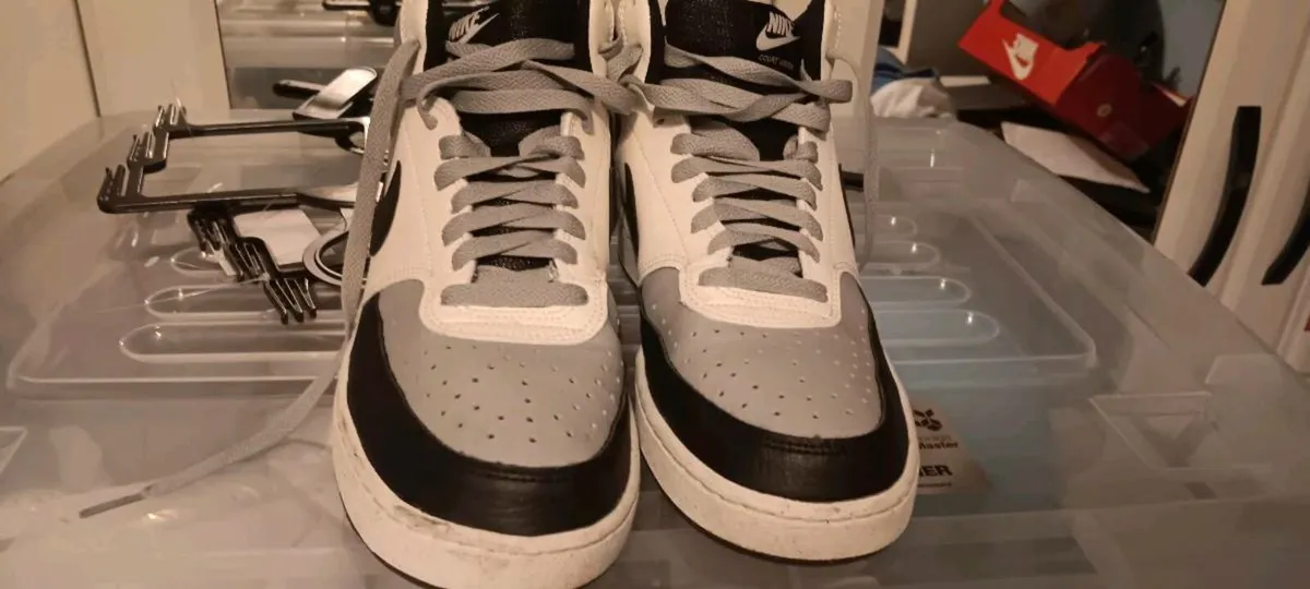Nike shoes - Image 3