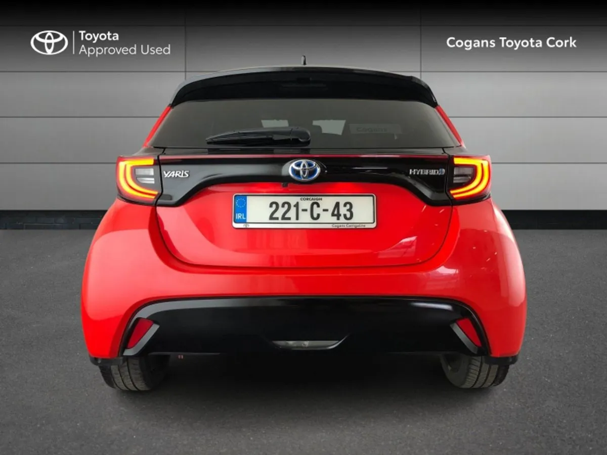Toyota Yaris Yaris Hybrid Premier - Image 4