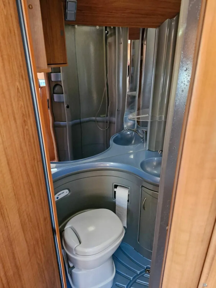 Rent a campervans ford eura mobile 2009 - Image 4