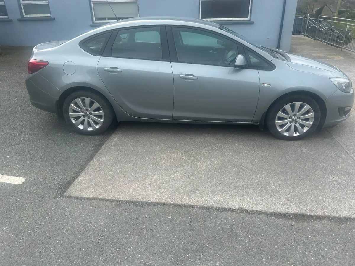 Opel Astra - Image 4