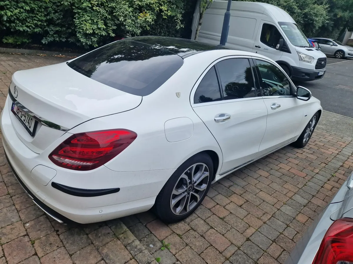 Mercedes C 350 E Hybrid. Top spec! - Image 2