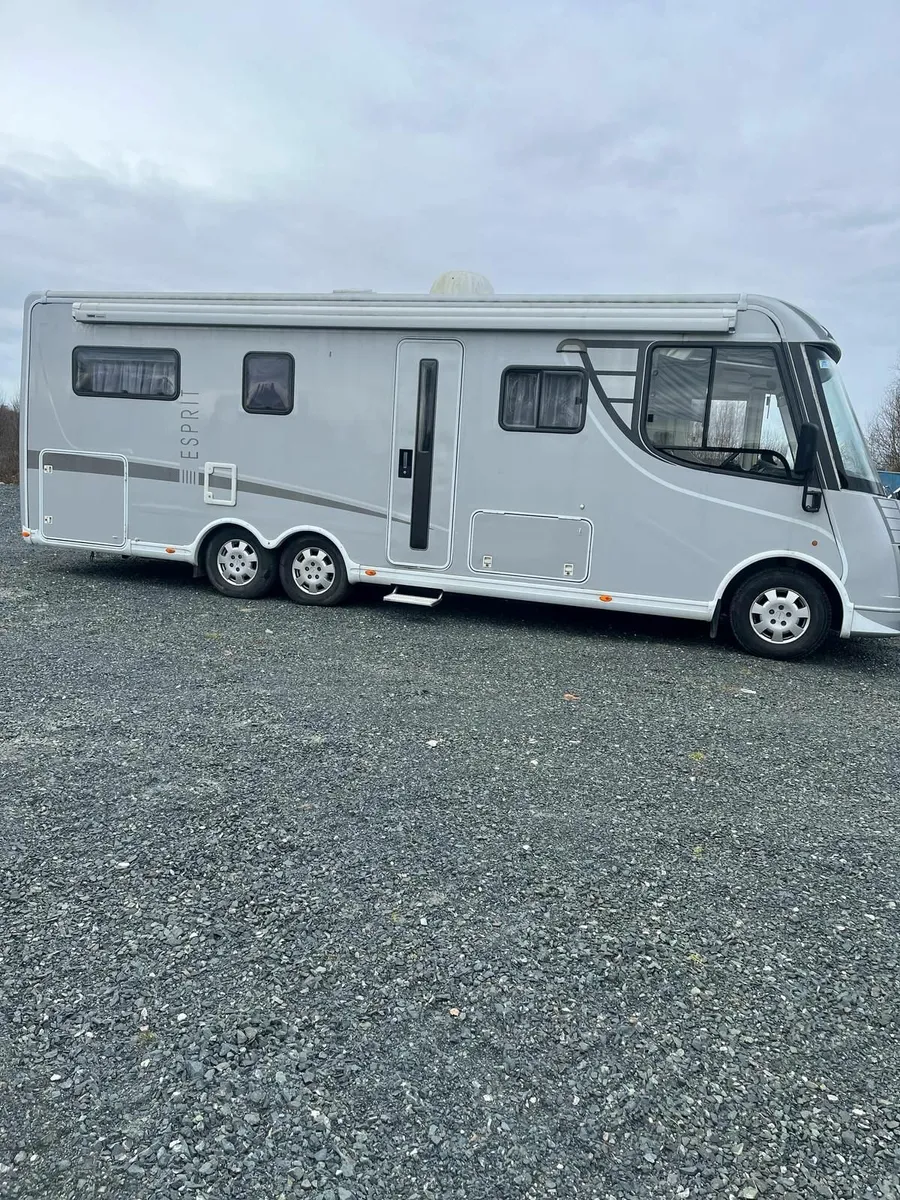 Camper - Image 1