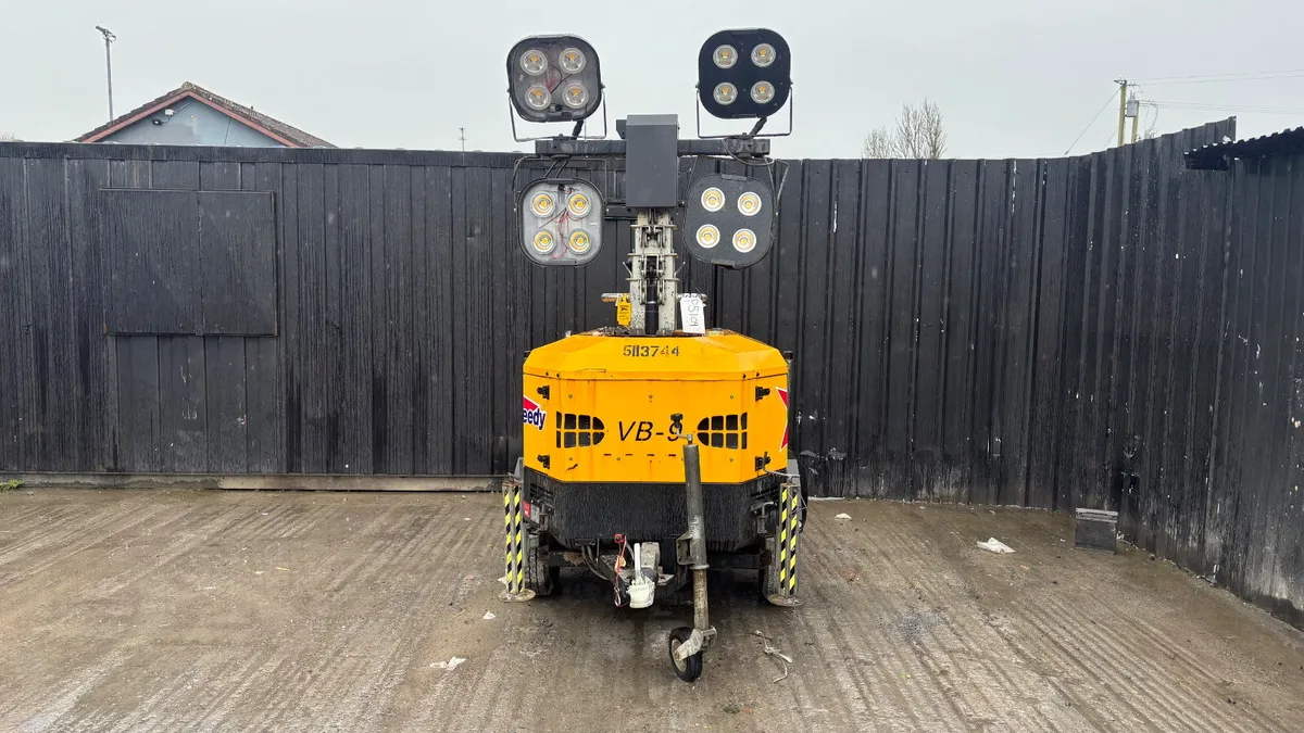 VB9 Tower Light and Generator - Image 3
