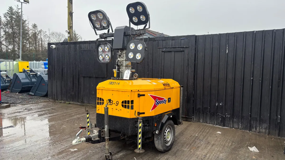VB9 Tower Light and Generator - Image 4