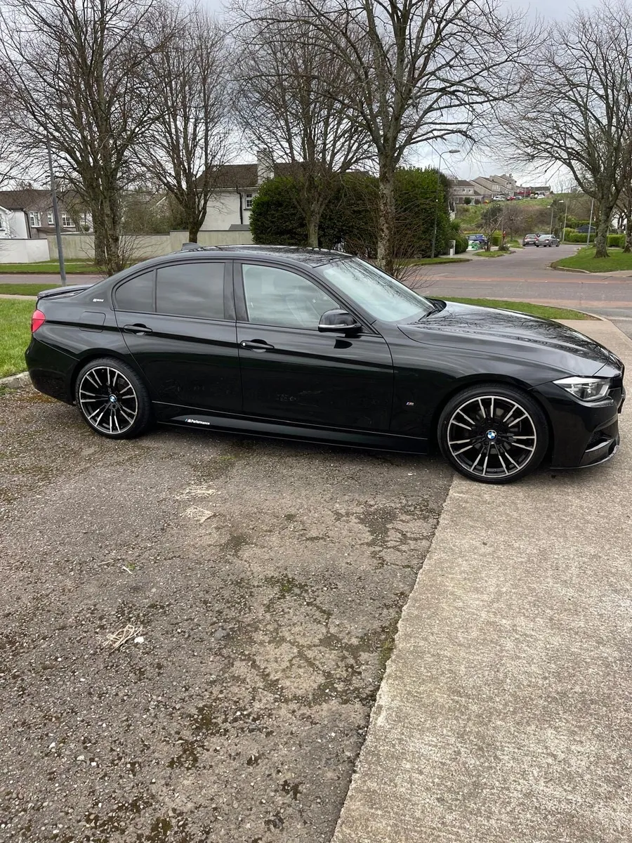 182 BMW 33OE M-Sport  F30 Auto - Image 2