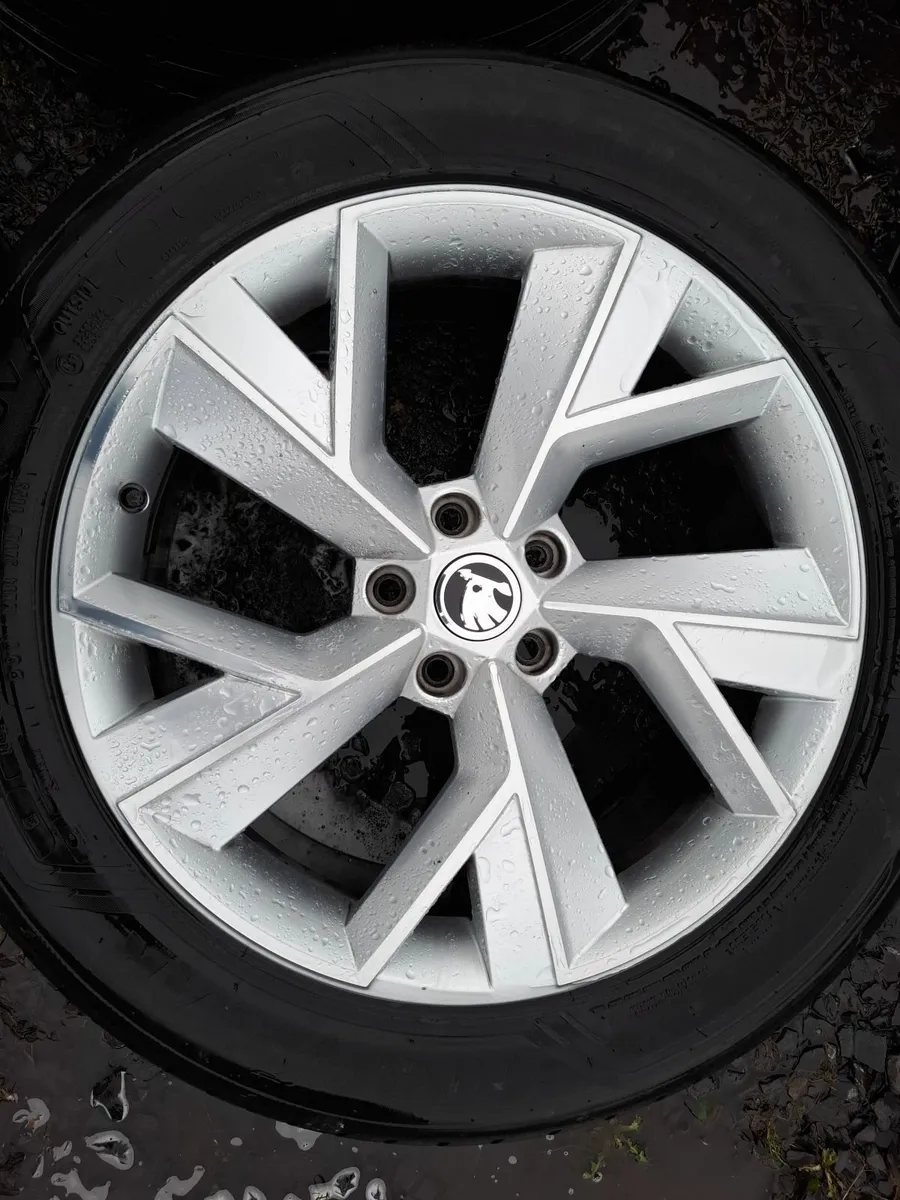 19" Genuine Skoda Kodiaq Alloys with tyres - Image 2