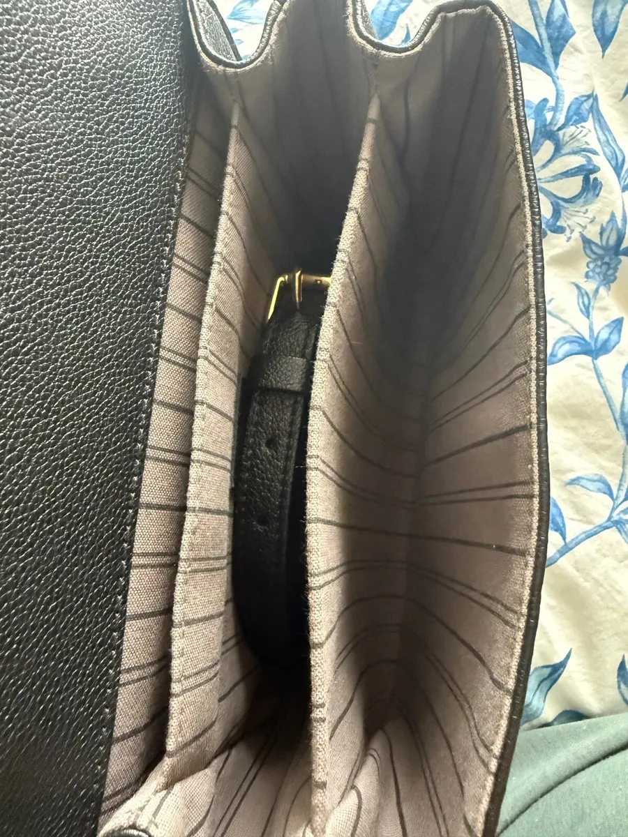Louis Vuitton Pochette Metis - Image 2