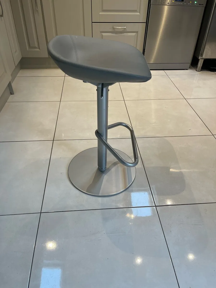 Kitchen stools - Image 2