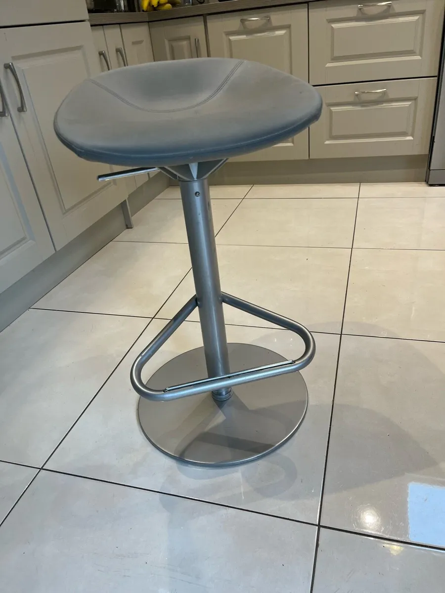 Kitchen stools - Image 3