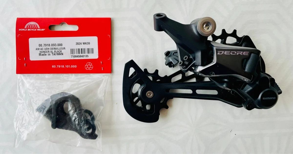 Deore MD6100 12speed derailleur + hanger - Image 1