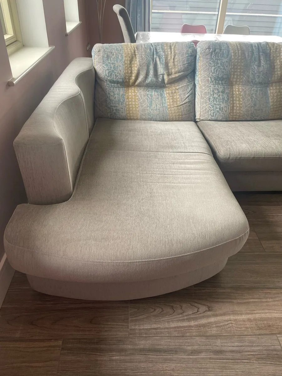 Couch - Image 2