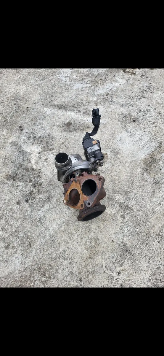 162 Jaguar XE parts - Image 4