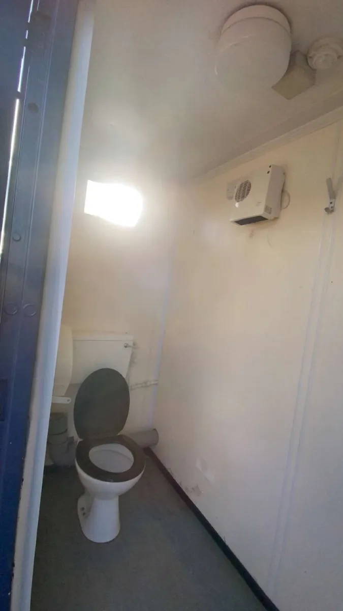 20*8 antivandle toilet block - Image 4