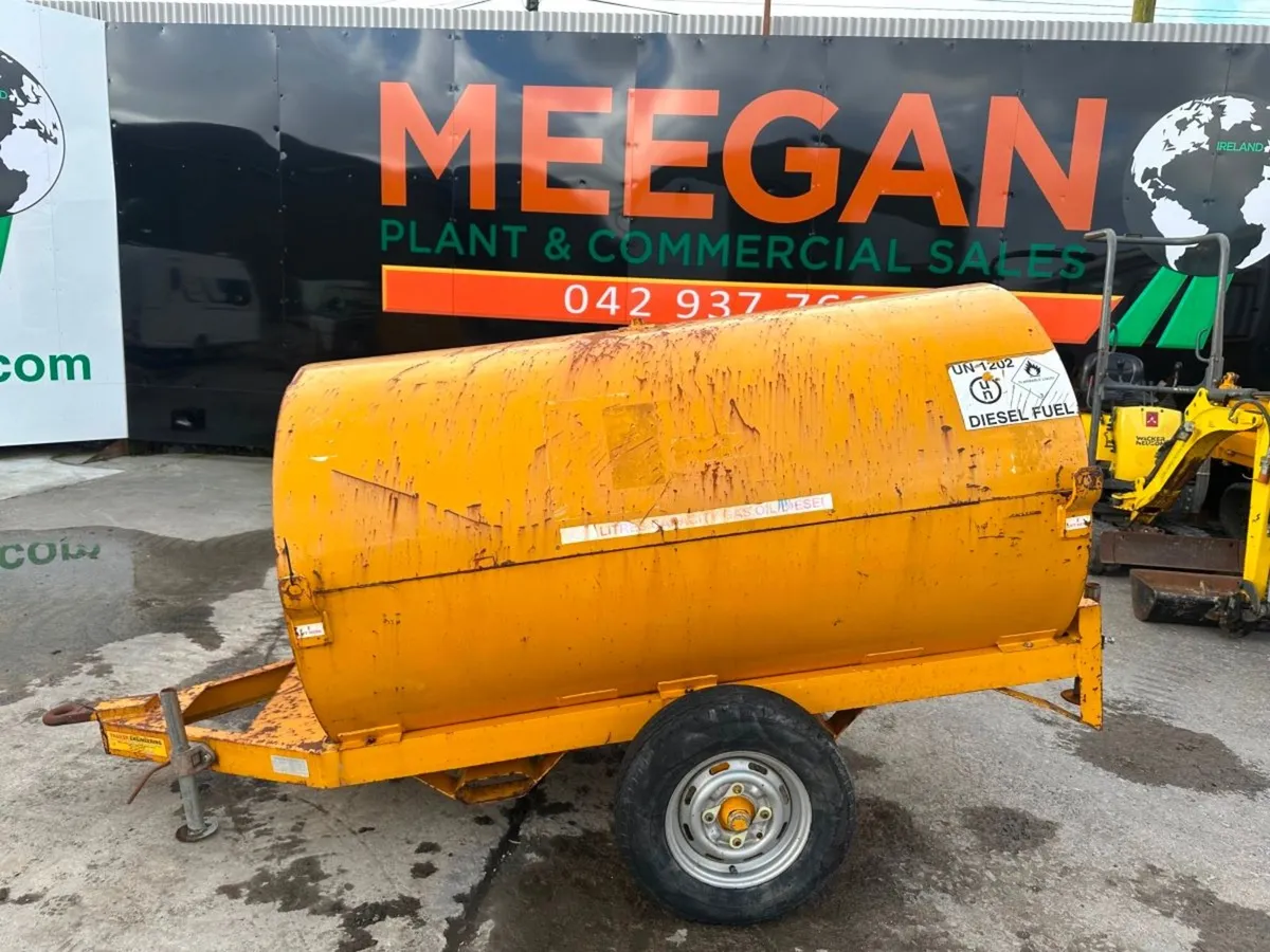 2015  BUNDED FUEL BOWSER....950 litre.......825 - Image 1
