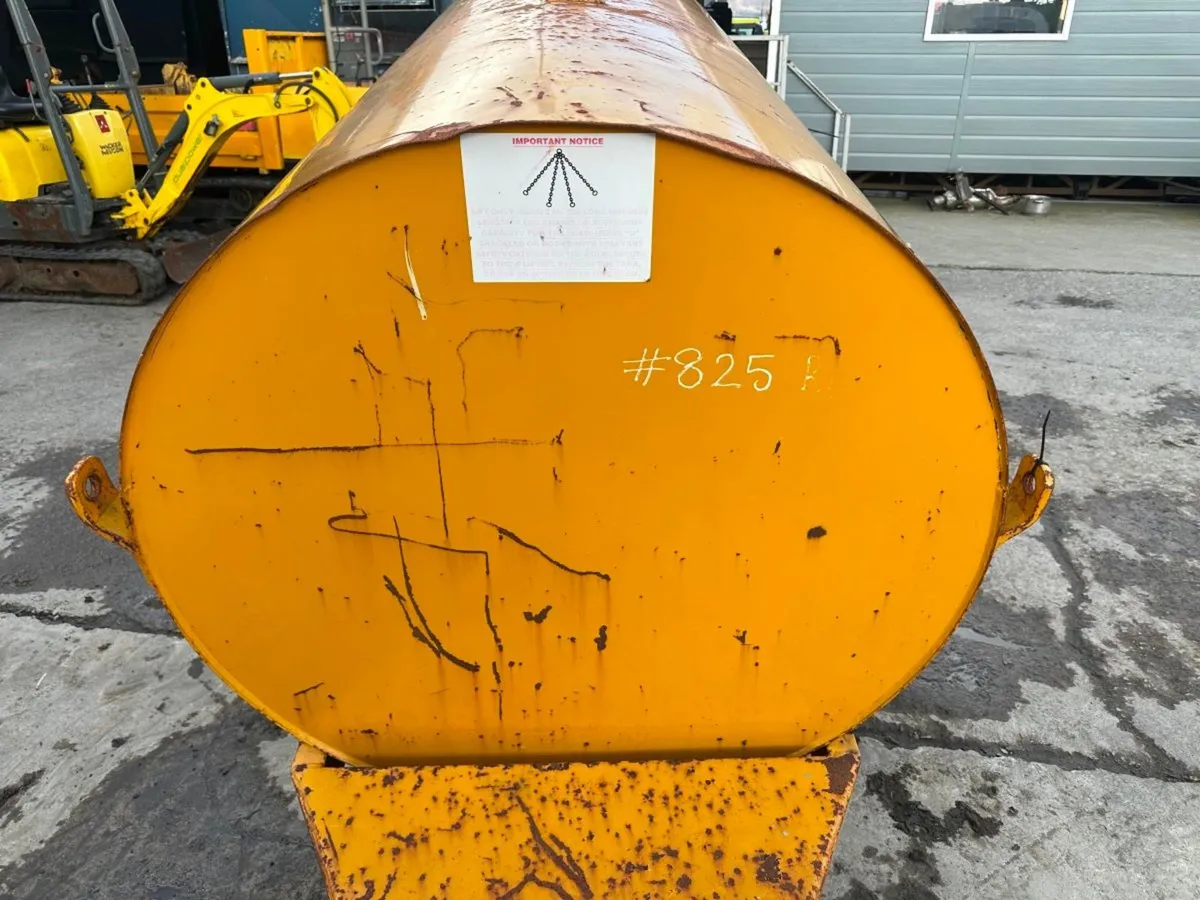 2015  BUNDED FUEL BOWSER....950 litre.......825 - Image 4