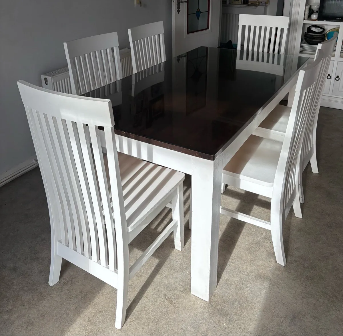 Kitchen table & 6 chairs