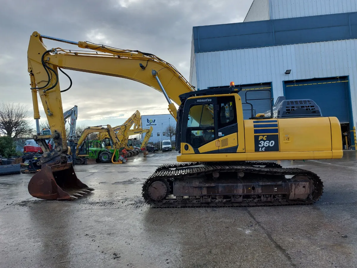 2020 Komatsu PC360LC-11 - Image 2