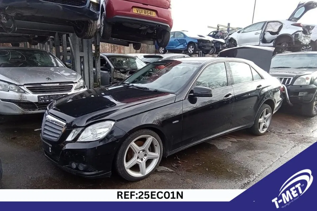 2010 MERCEDES E CLASS BREAKING FOR PARTS - Image 2