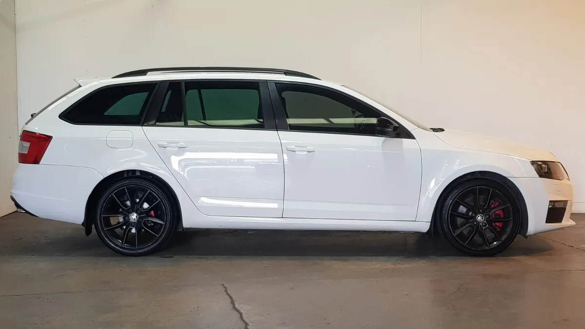 2015 SKODA OCTAVIA VRS CHALLENGE EDITION 184BHP - Image 4