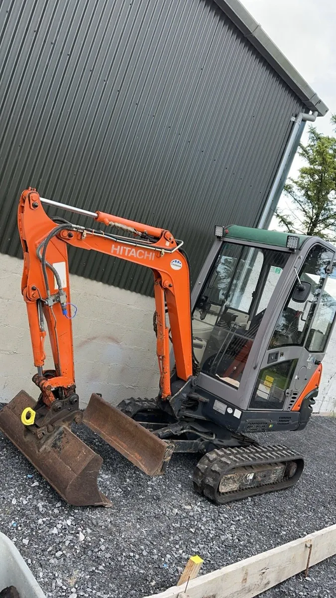 Hitachi Zaxis 18 - Image 1