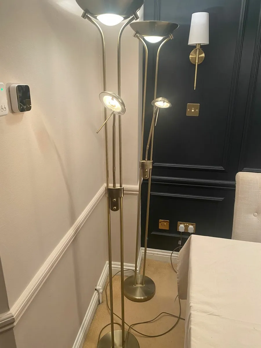 2 Floor lamps each w/ 2 lights on separate dimmers - Image 1