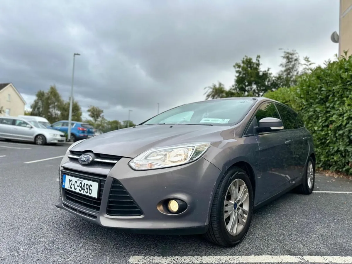 Ford Focus 2012 - Image 2