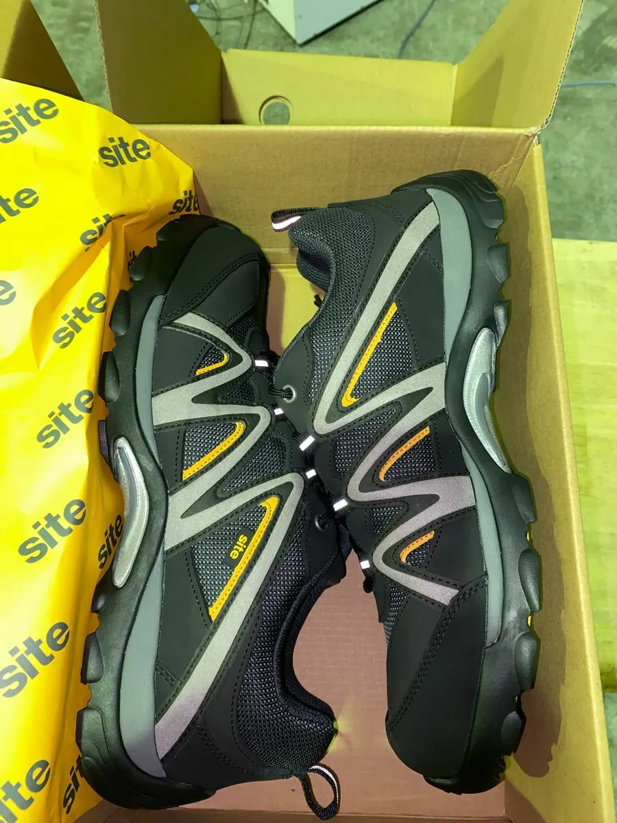 Beeswift work boots, Steel toe - Image 2