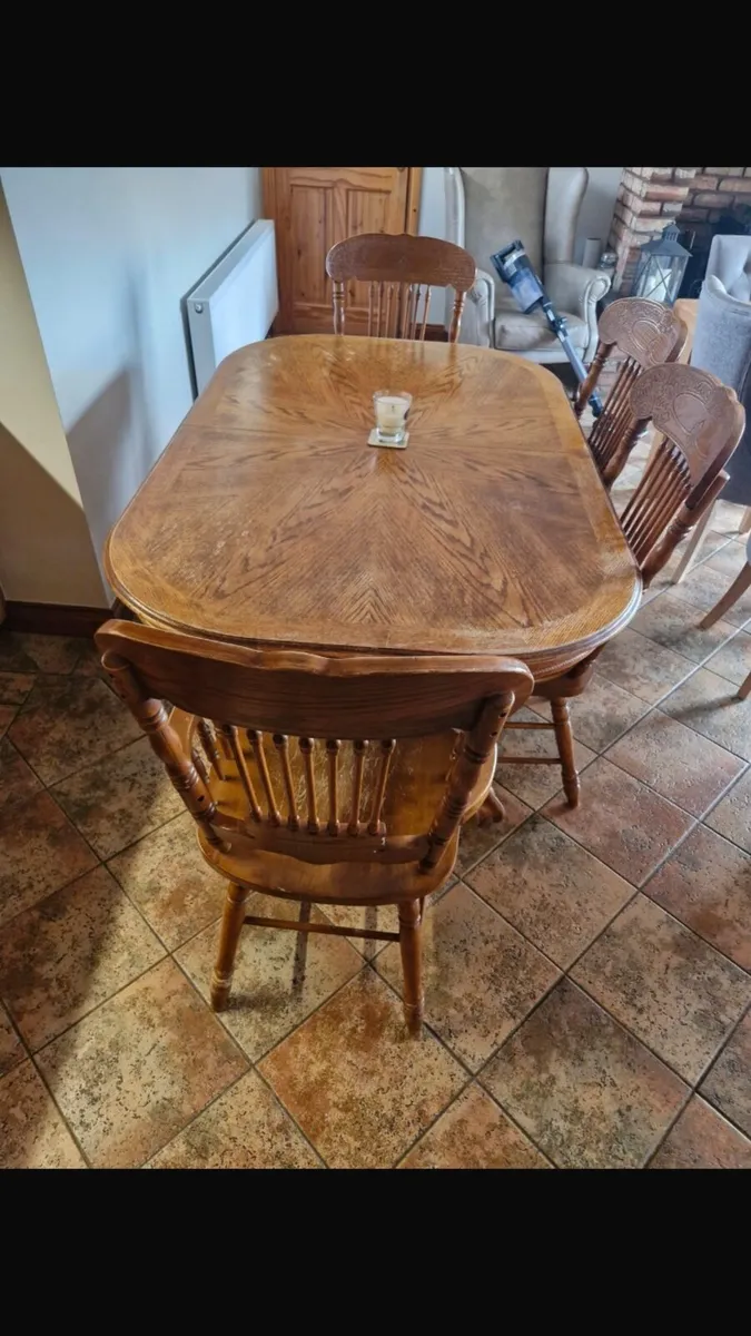 Kitchen table and chairs - Image 2