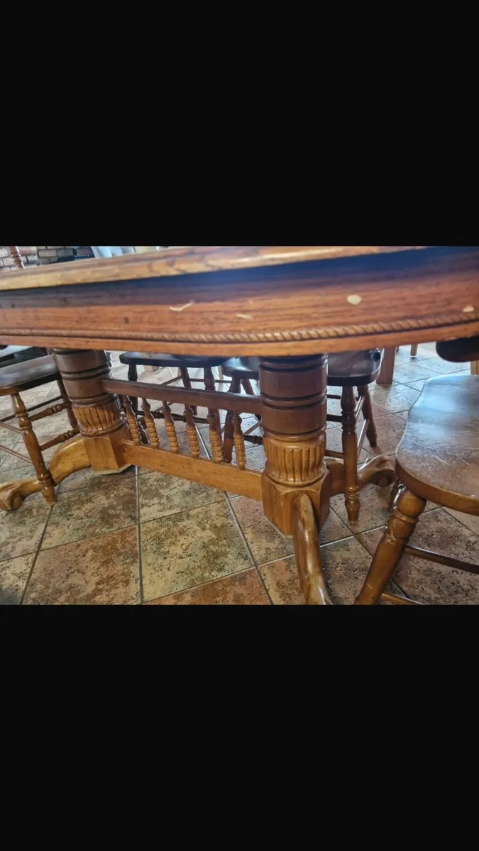 Kitchen table and chairs - Image 3