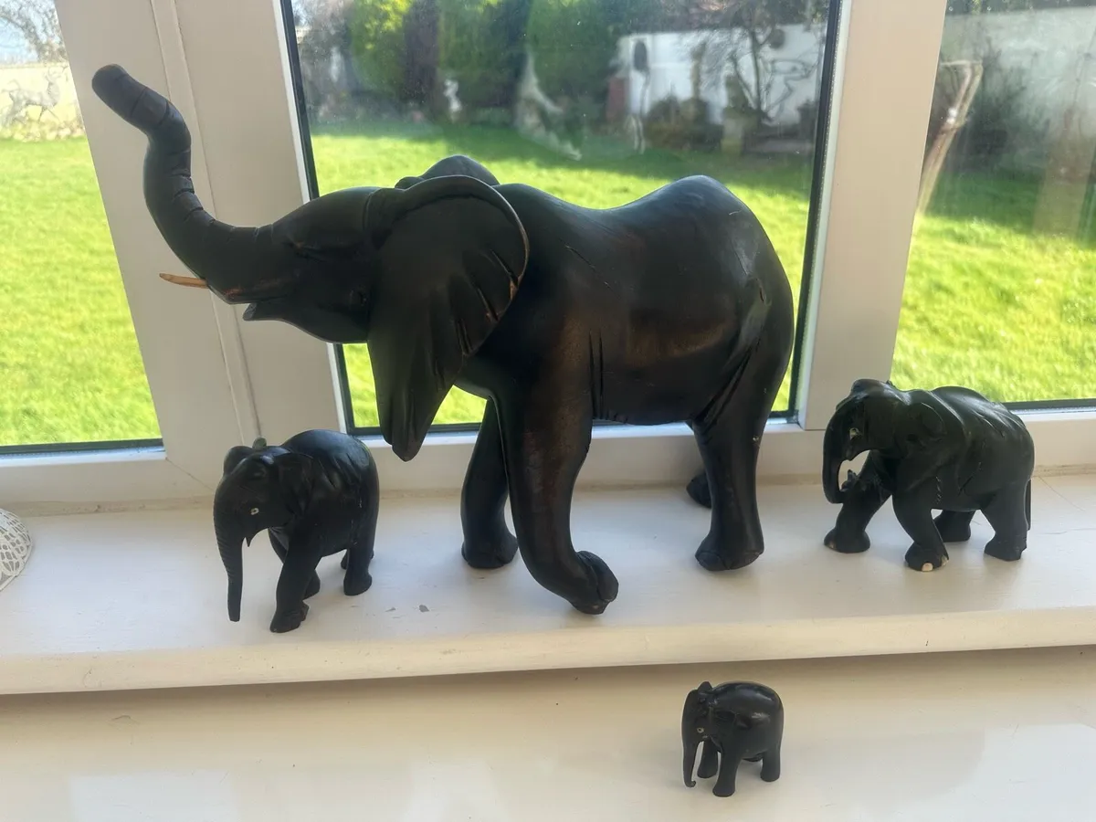 Set of 4 ebony carved Elephants - Image 4