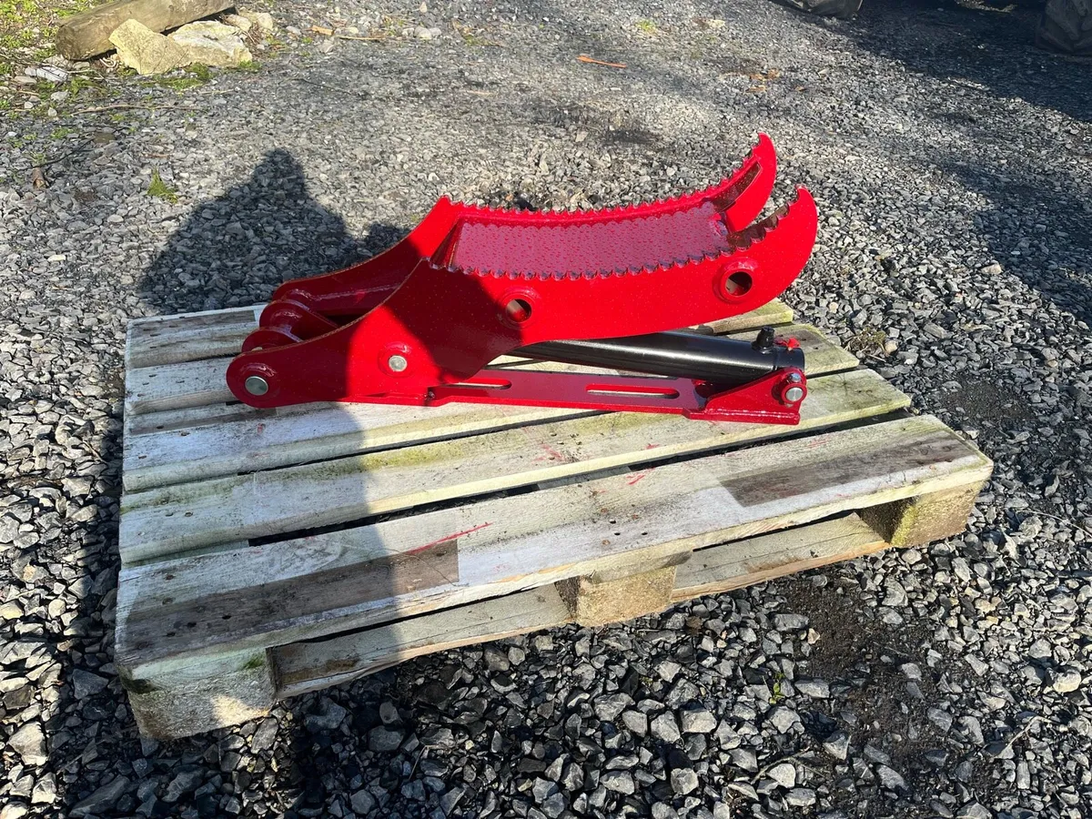 Hydraulic attachments to suit 2.5 - 3.8 ton - Image 2