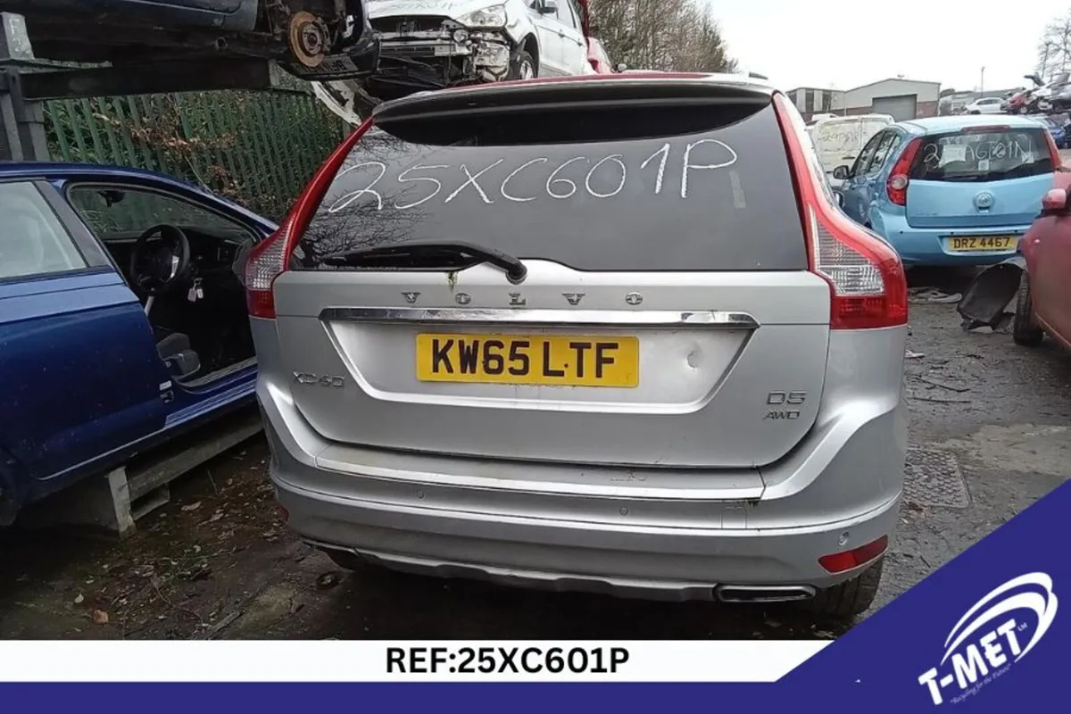 2016 VOLVO XC60 BREAKING FOR PARTS - Image 2