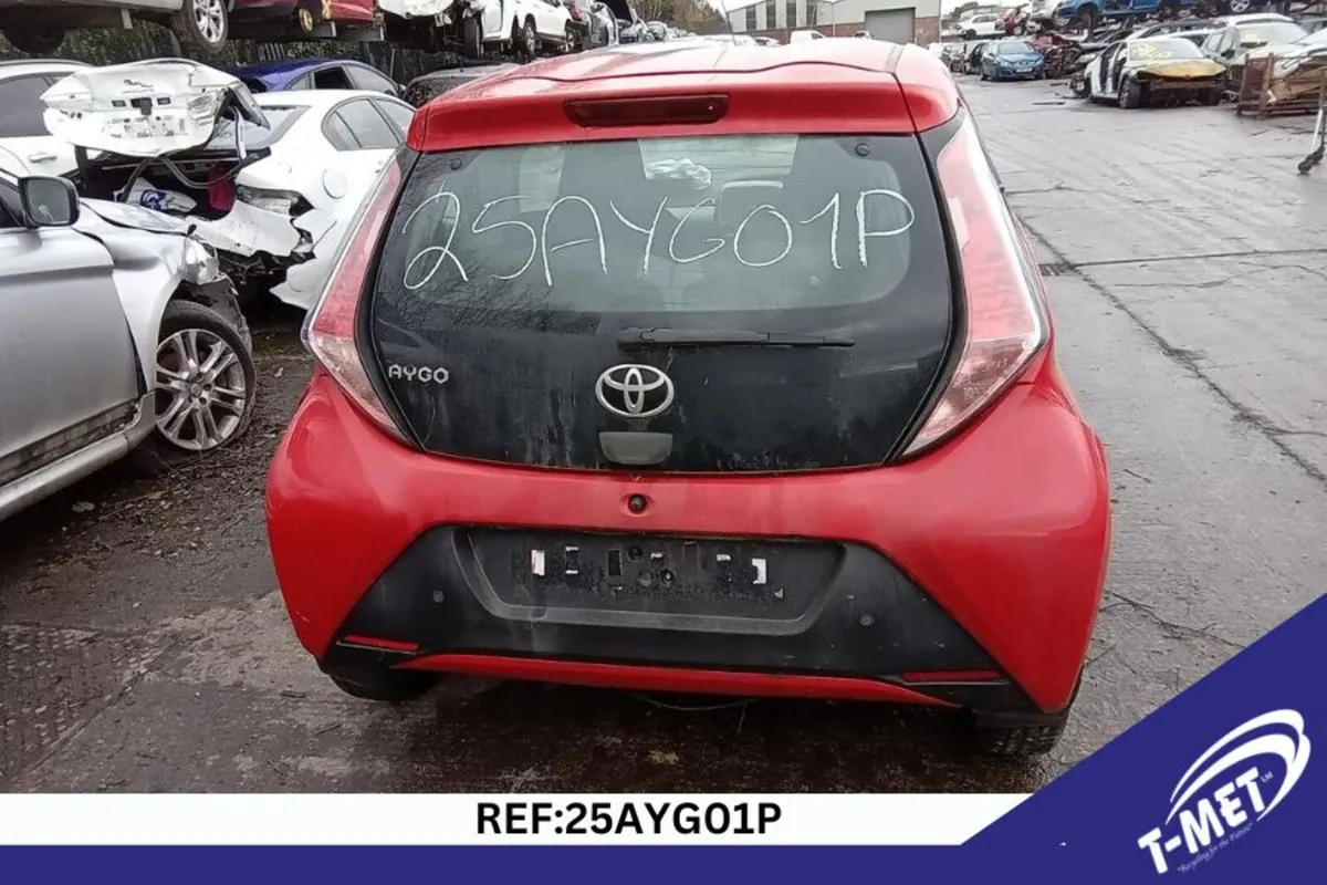 2015 TOYOTA AYGO BREAKING FOR PARTS - Image 2