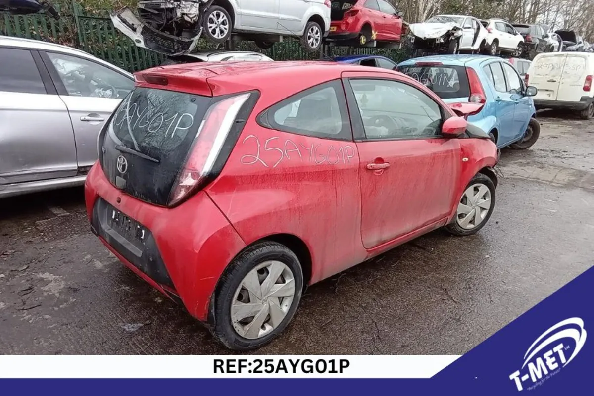 2015 TOYOTA AYGO BREAKING FOR PARTS - Image 1