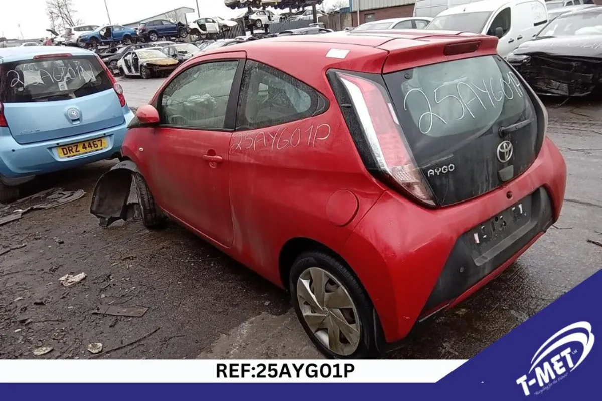 2015 TOYOTA AYGO BREAKING FOR PARTS - Image 3