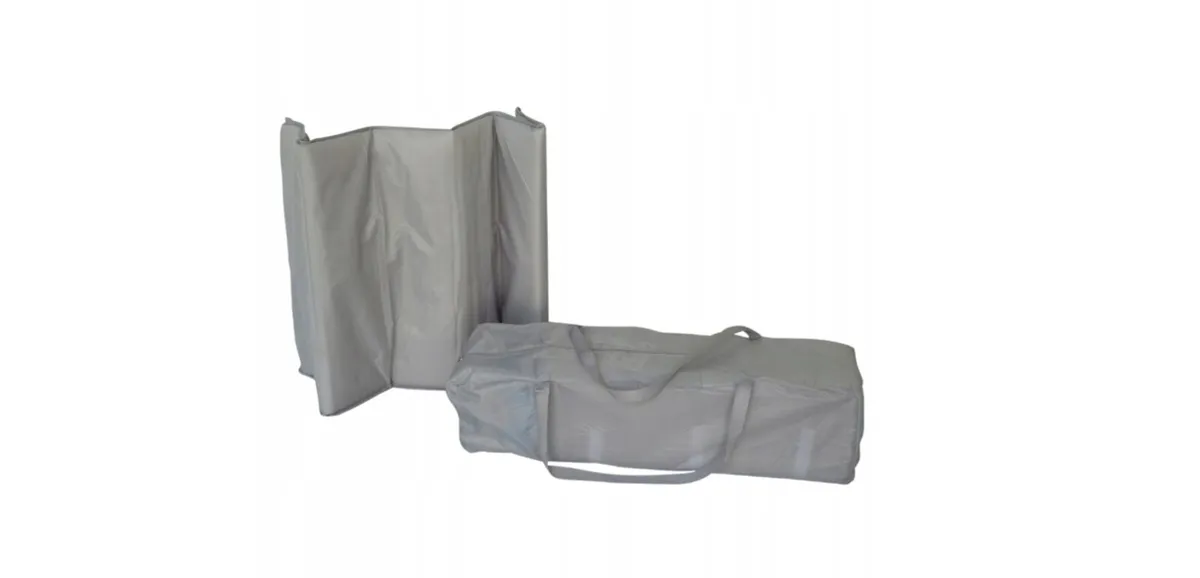 Cot bed with newborn insert - Image 4